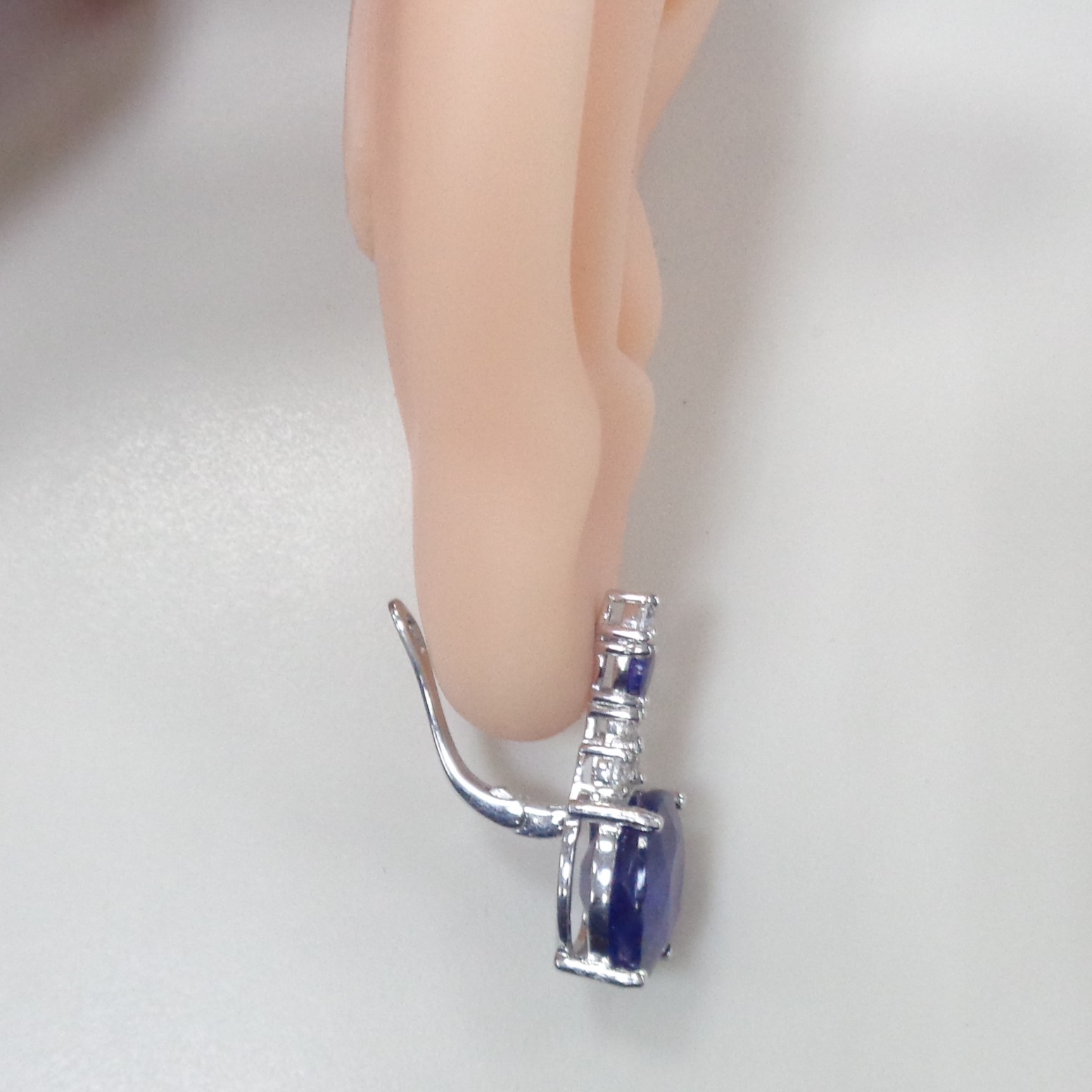 Серебряные серьги с сапфирами